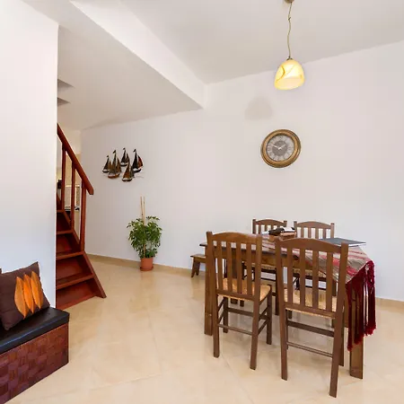 Apartment Aspalathos *