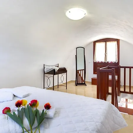 Apartment Aspalathos *